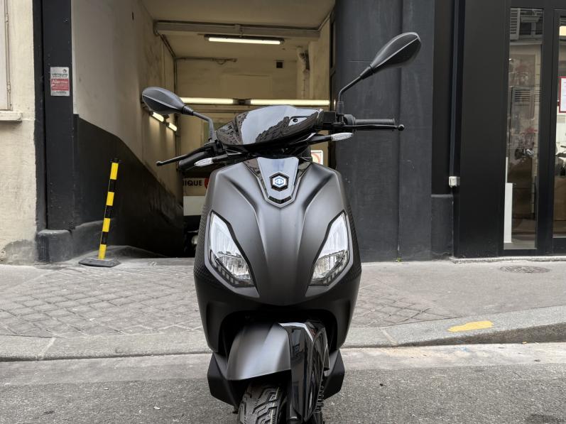 PIAGGIO 1 + 45 CC GARANTIE 6 MOIS NOIR MAT BON ETAT CRIT'AIR HYDROGENE ( VERT )