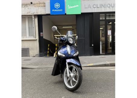 PIAGGIO LIBERTY 125 IGET CC GARANTIE 6 MOIS BLEU BRILLANT BON ETAT CRIT'AIR 1 ( VIOLET )