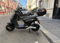 PIAGGIO 1 + 45 CC GARANTIE 6 MOIS NOIR MAT BON ETAT CRI'AIR VERT ( ELECTRIQUE )