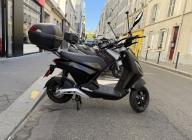 PIAGGIO 1 + 45 CC GARANTIE 6 MOIS NOIR MAT BON ETAT CRI'AIR VERT ( ELECTRIQUE )